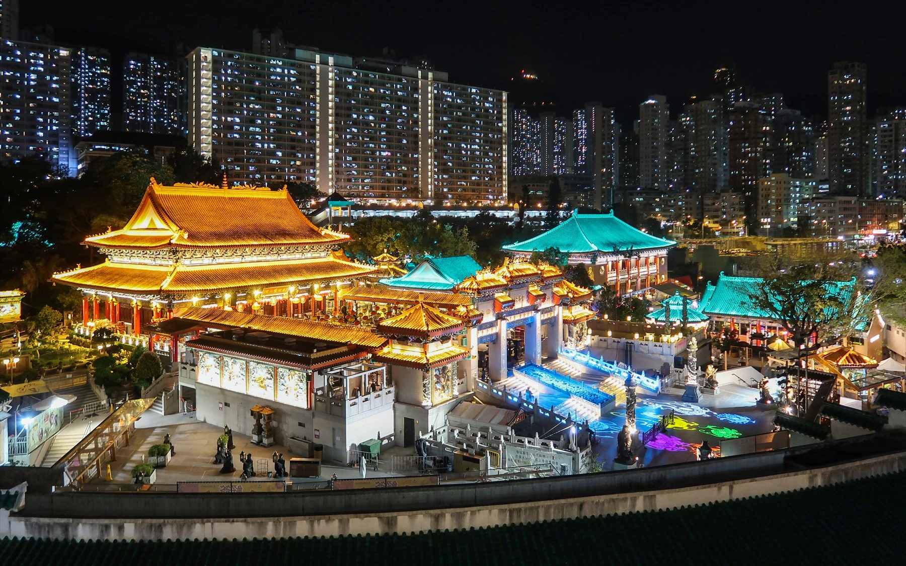 Wong Tai Sin Temple Night view 202103.jpg